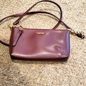 Calvin Klein shoulder bay